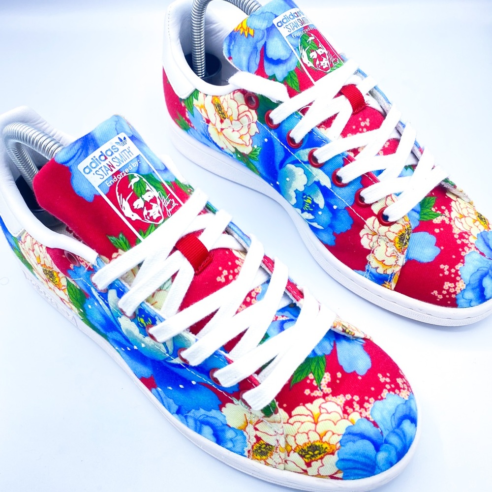 ❌Sold❌ Adidas Stan Smith Floral Size 7 Women’s